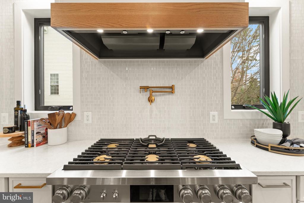 6539 FAIRLAWN DRIVE