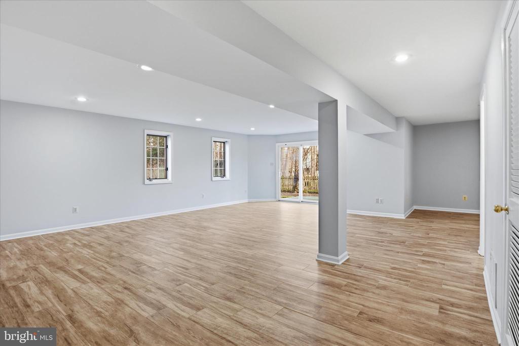 9111 WOOD SPICE LANE