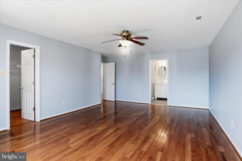 9111 WOOD SPICE LANE