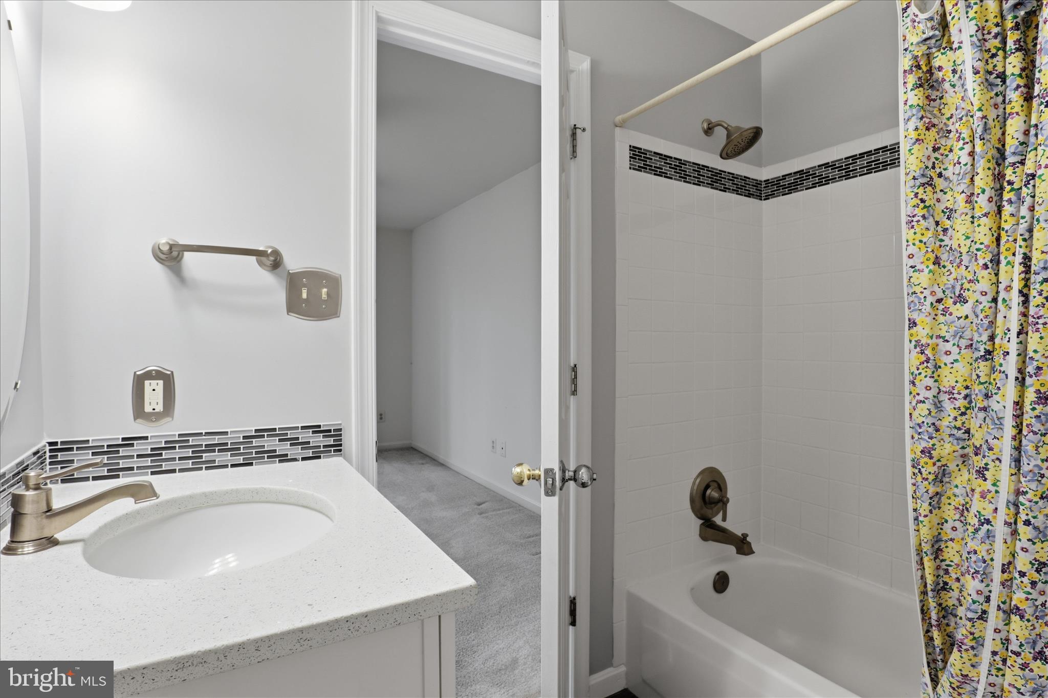 9111 WOOD SPICE LANE