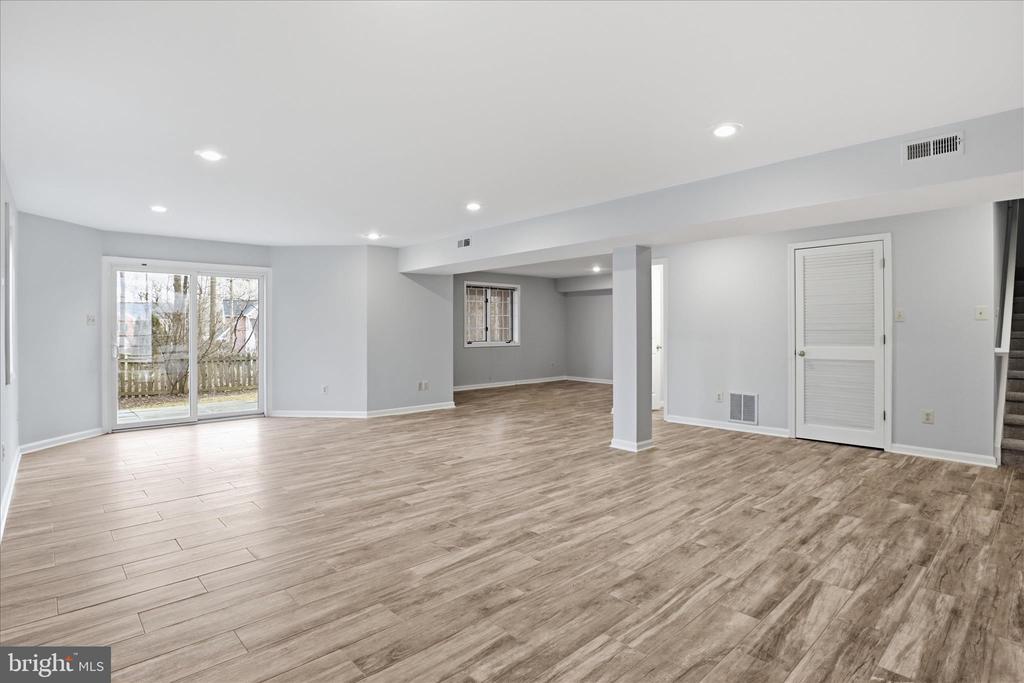 9111 WOOD SPICE LANE