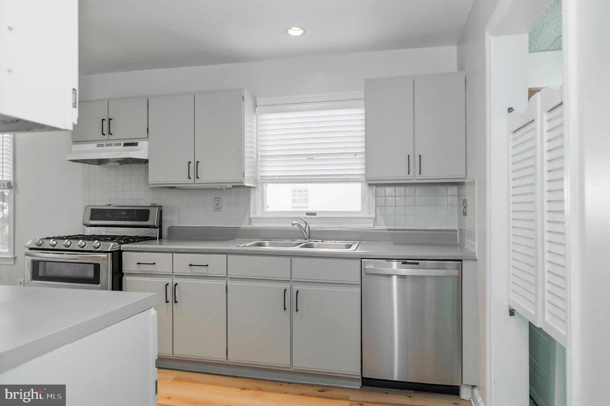 2920 FAIRMONT STREET