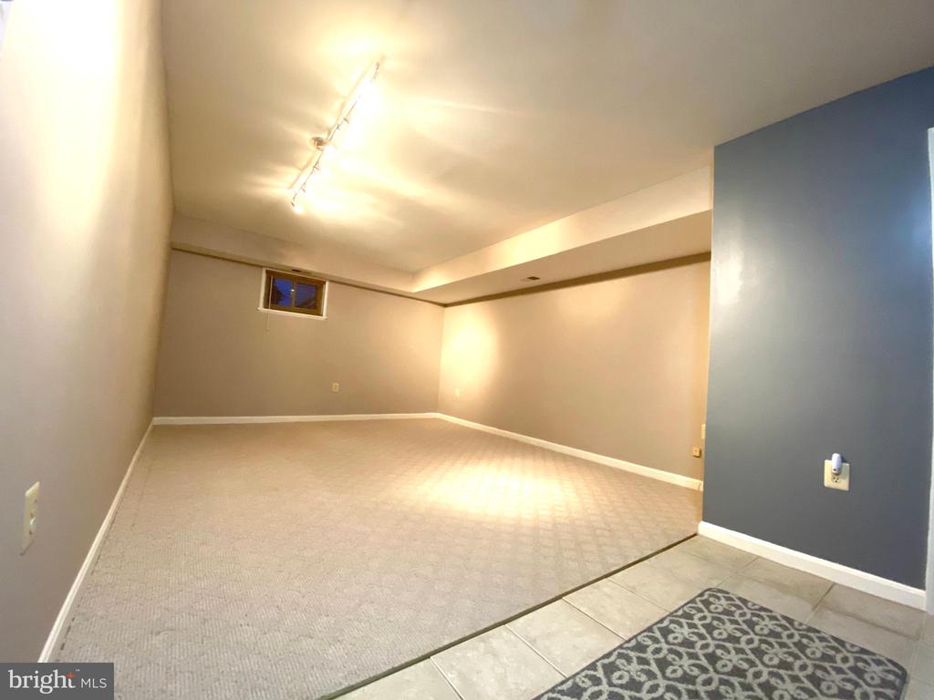7684 GREEN GARLAND DRIVE