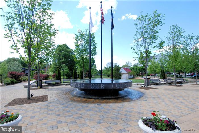 216 PARK TERRACE COURT SE 98