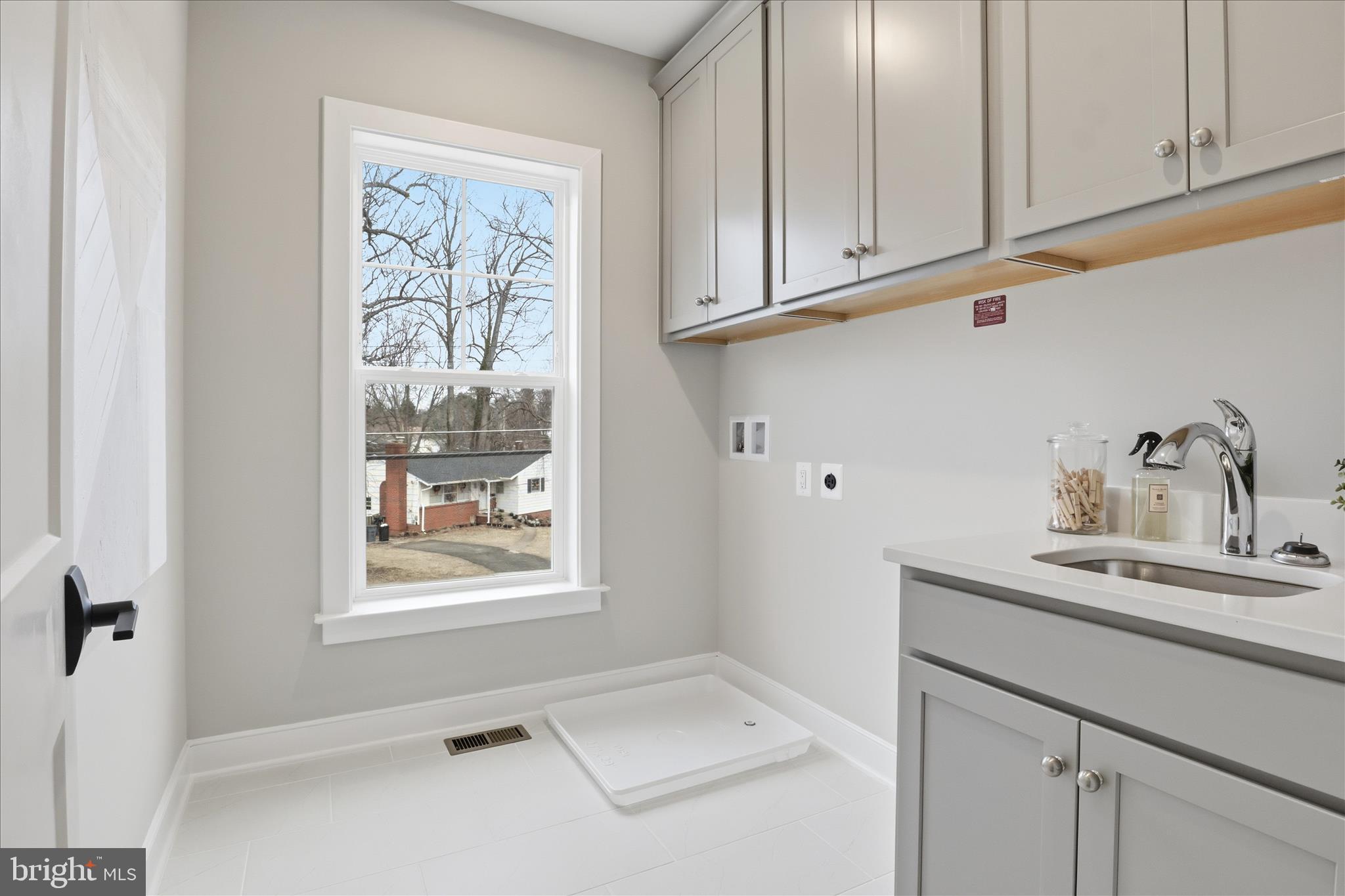 602 TAPAWINGO ROAD SW