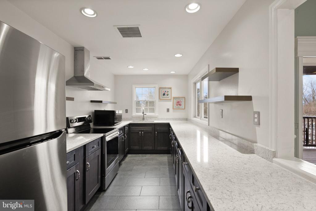6020 KESTNER CIRCLE
