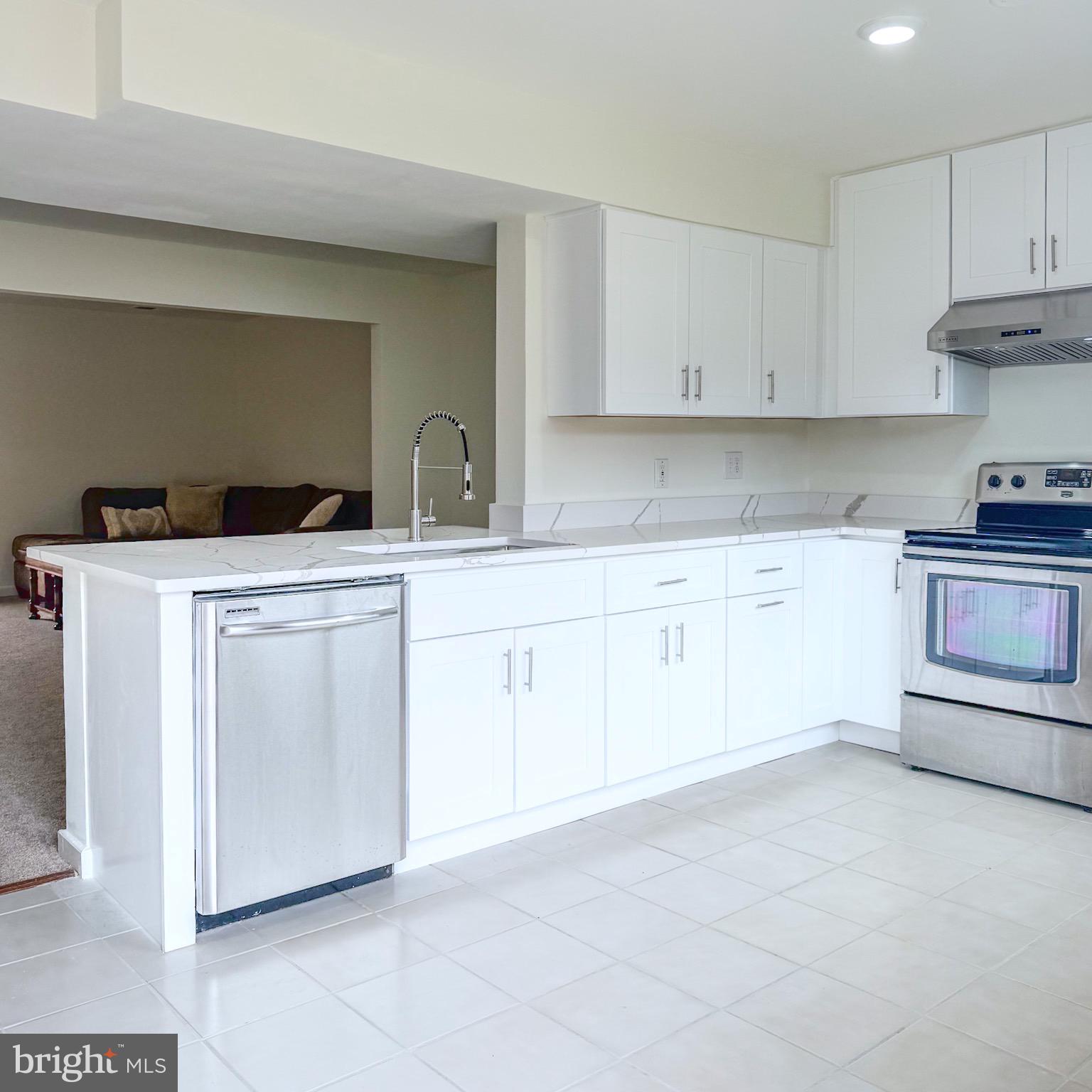 2437 GLENGYLE DRIVE 222