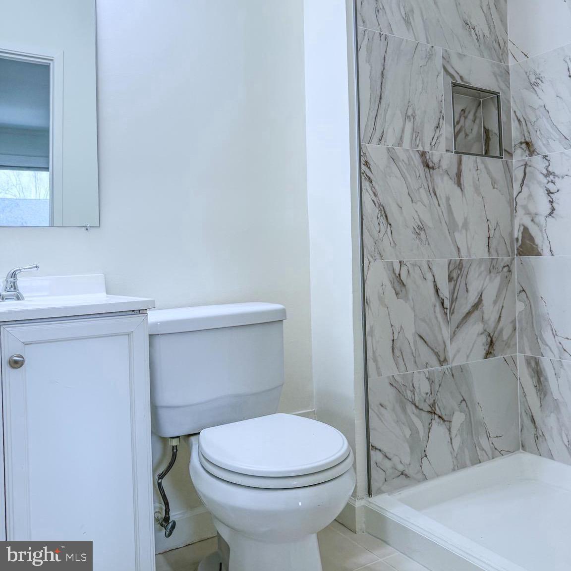 2437 GLENGYLE DRIVE 222