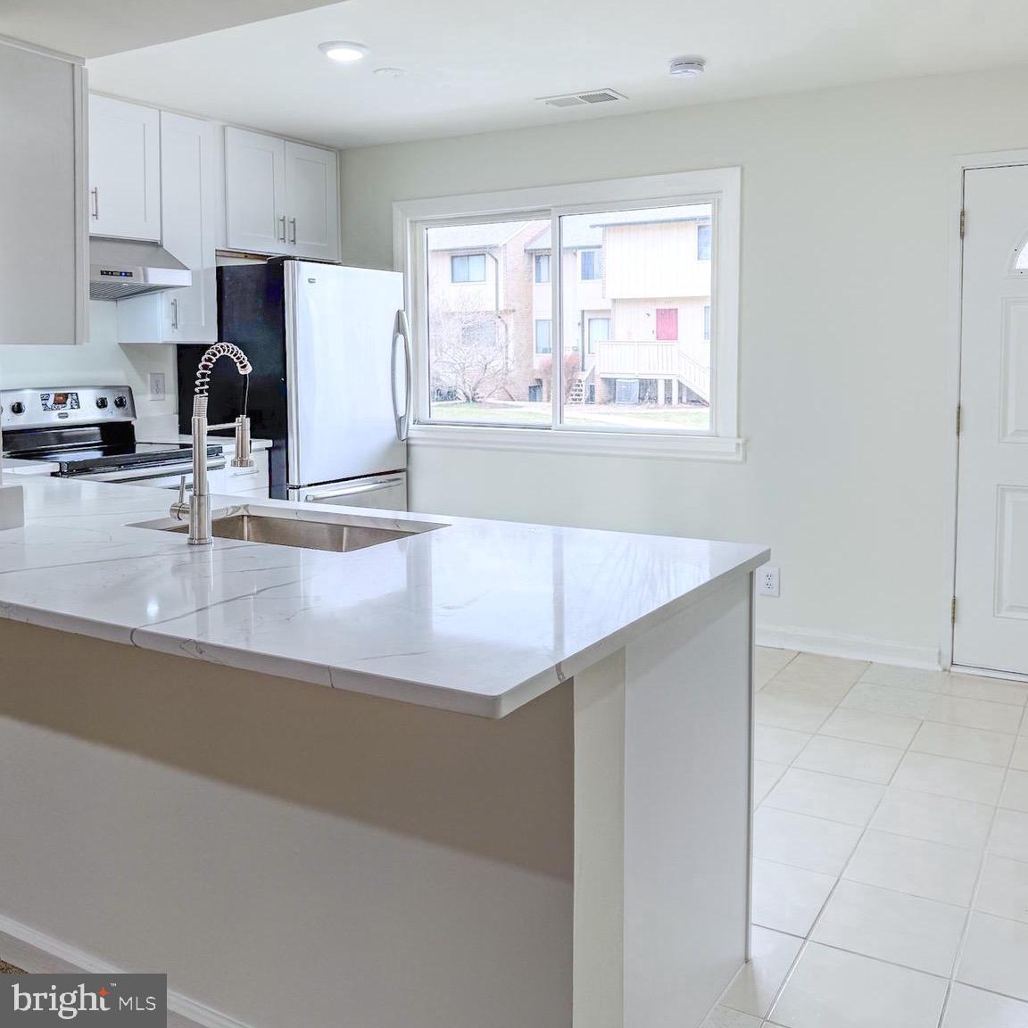 2437 GLENGYLE DRIVE 222