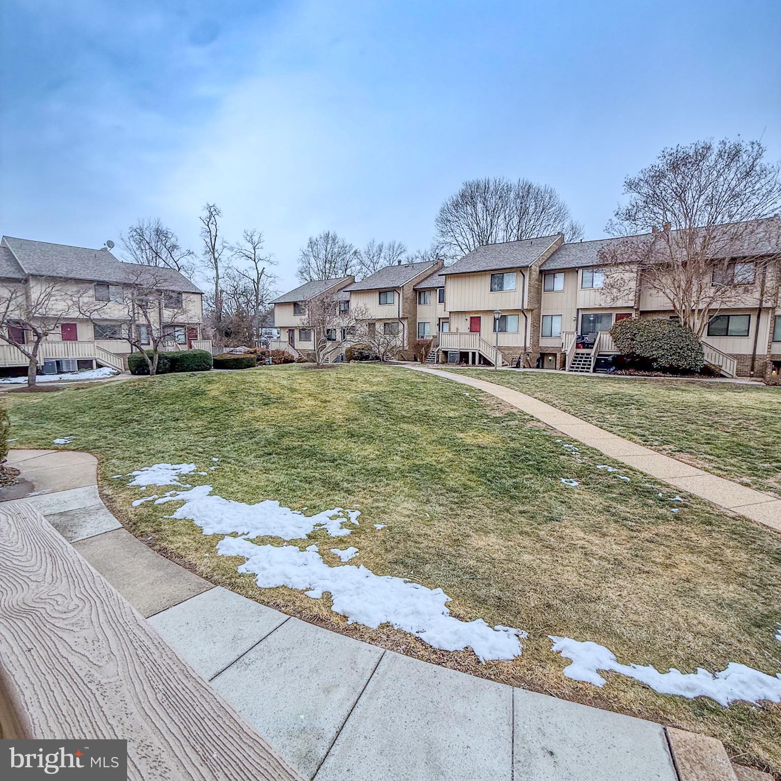 2437 GLENGYLE DRIVE 222