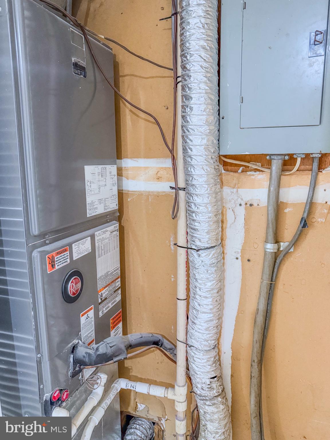 2437 GLENGYLE DRIVE 222