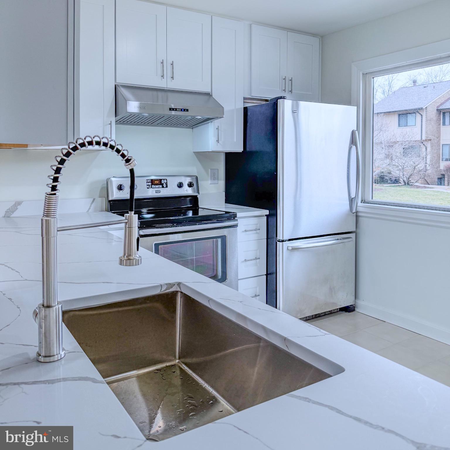 2437 GLENGYLE DRIVE 222