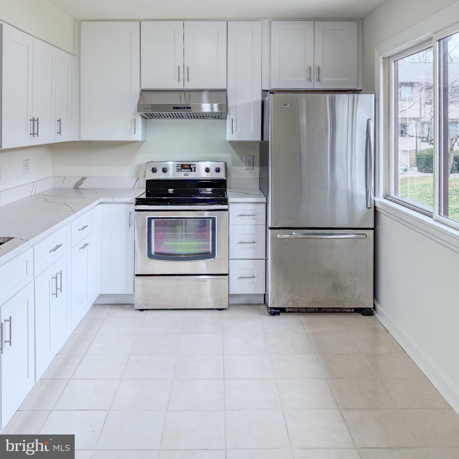 2437 GLENGYLE DRIVE 222