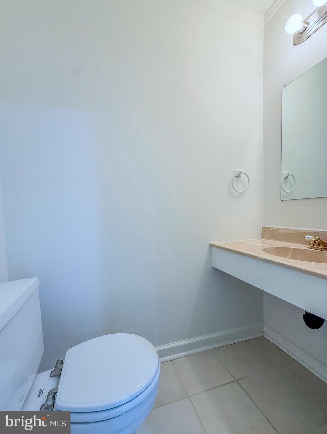 2437 GLENGYLE DRIVE 222