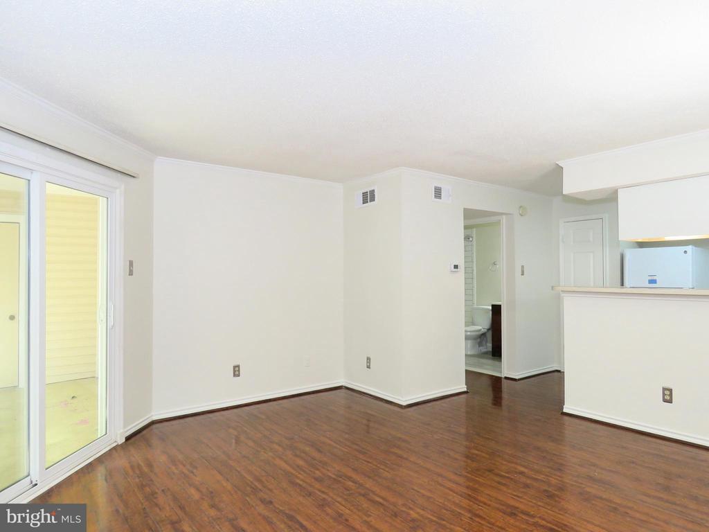 1532 LINCOLN WAY 203
