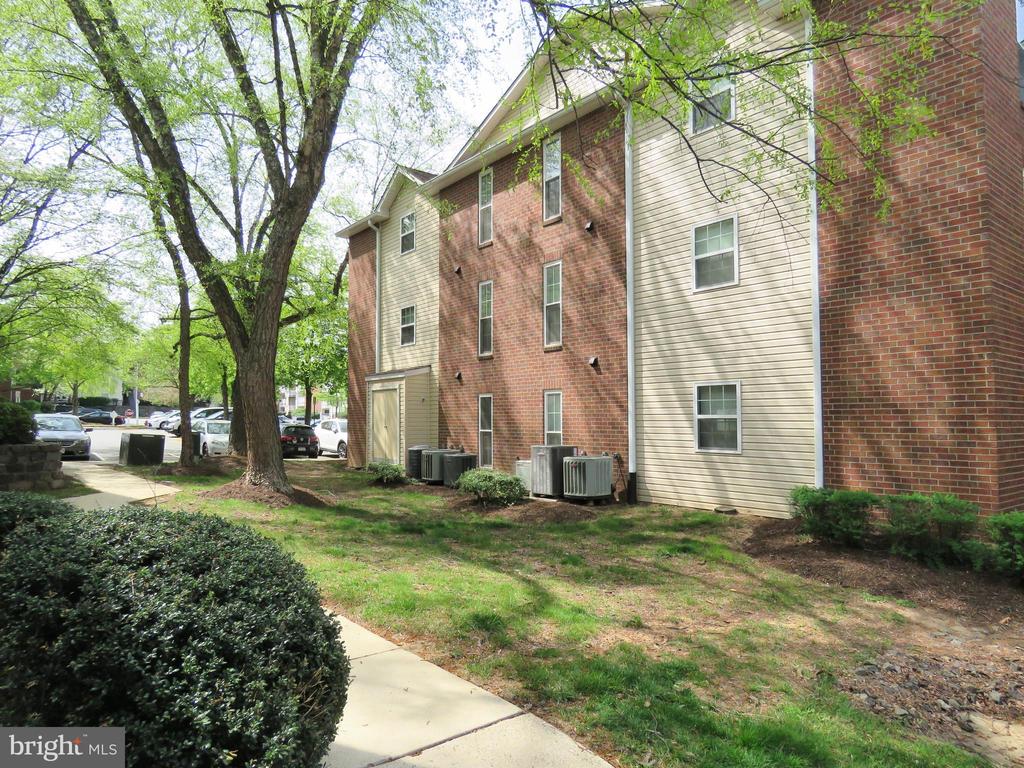 1532 LINCOLN WAY 203