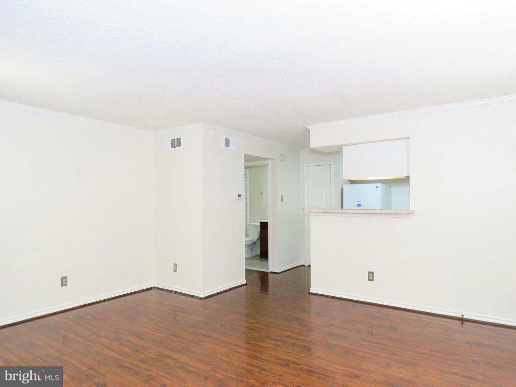 1532 LINCOLN WAY 203