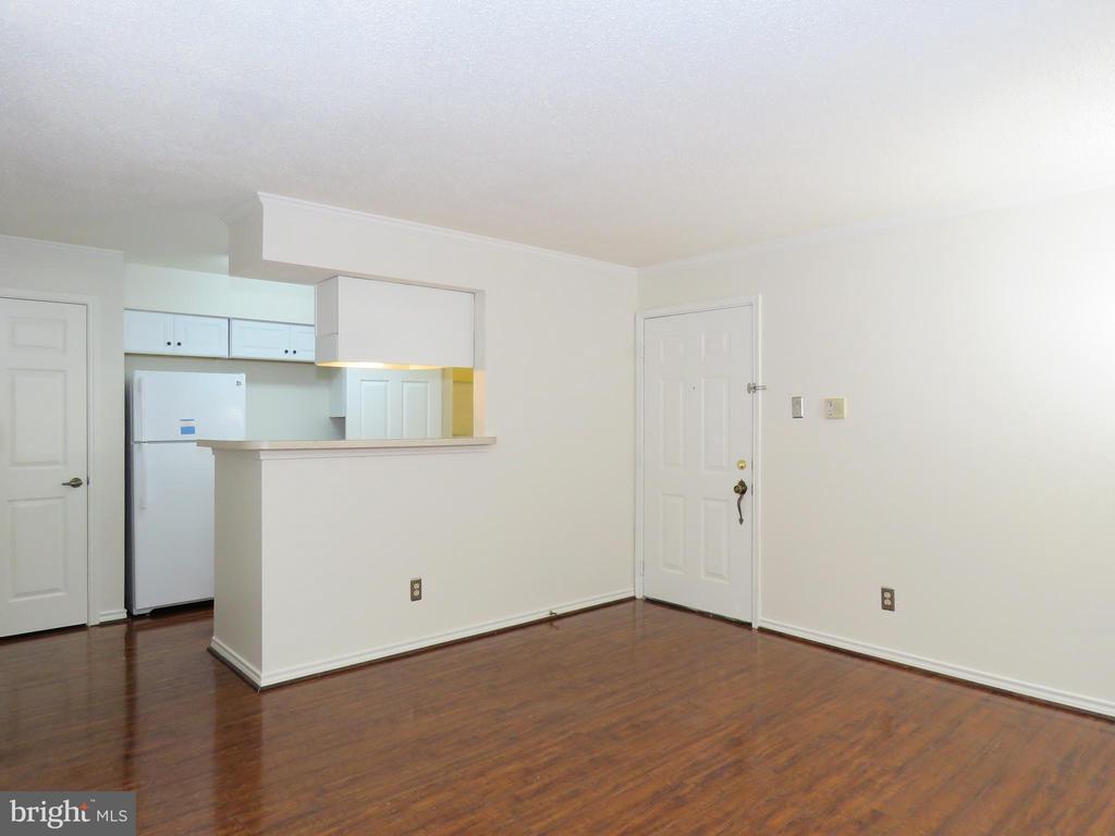 1532 LINCOLN WAY 203