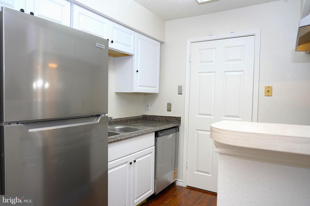 1532 LINCOLN WAY 203