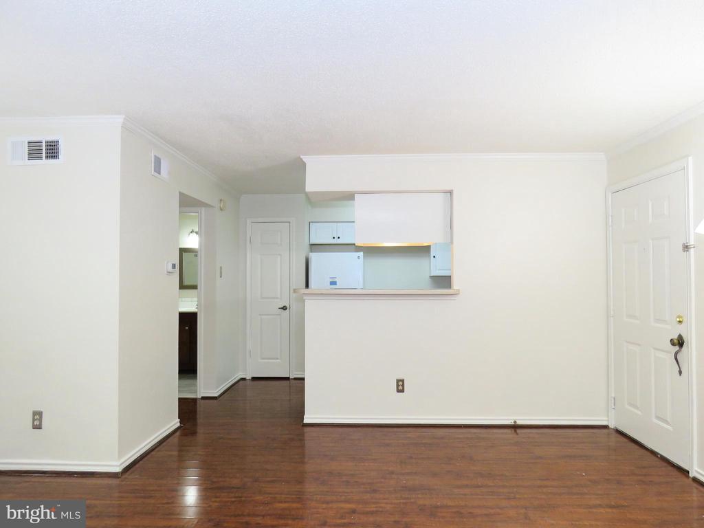 1532 LINCOLN WAY 203