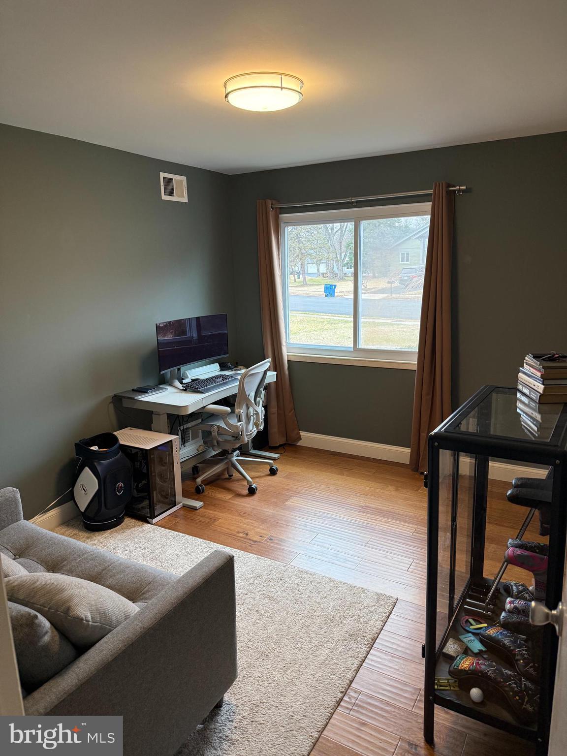 2537 OAKHAMPTON PLACE