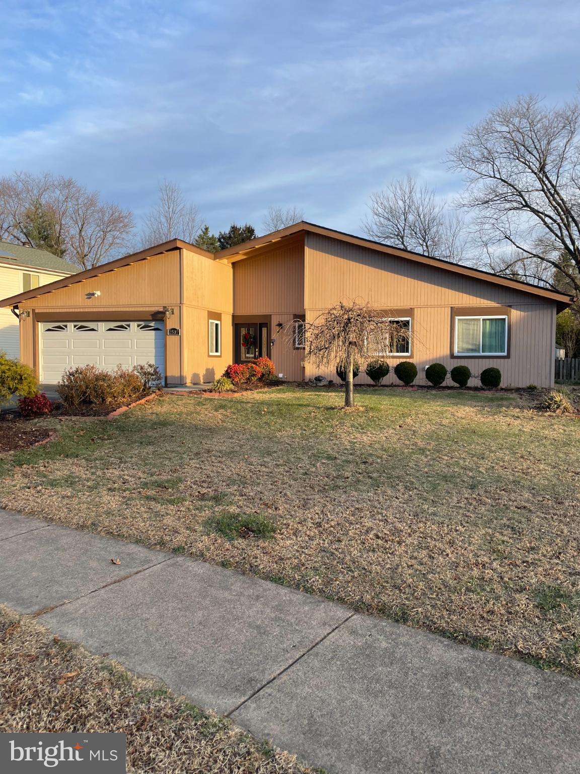 2537 OAKHAMPTON PLACE