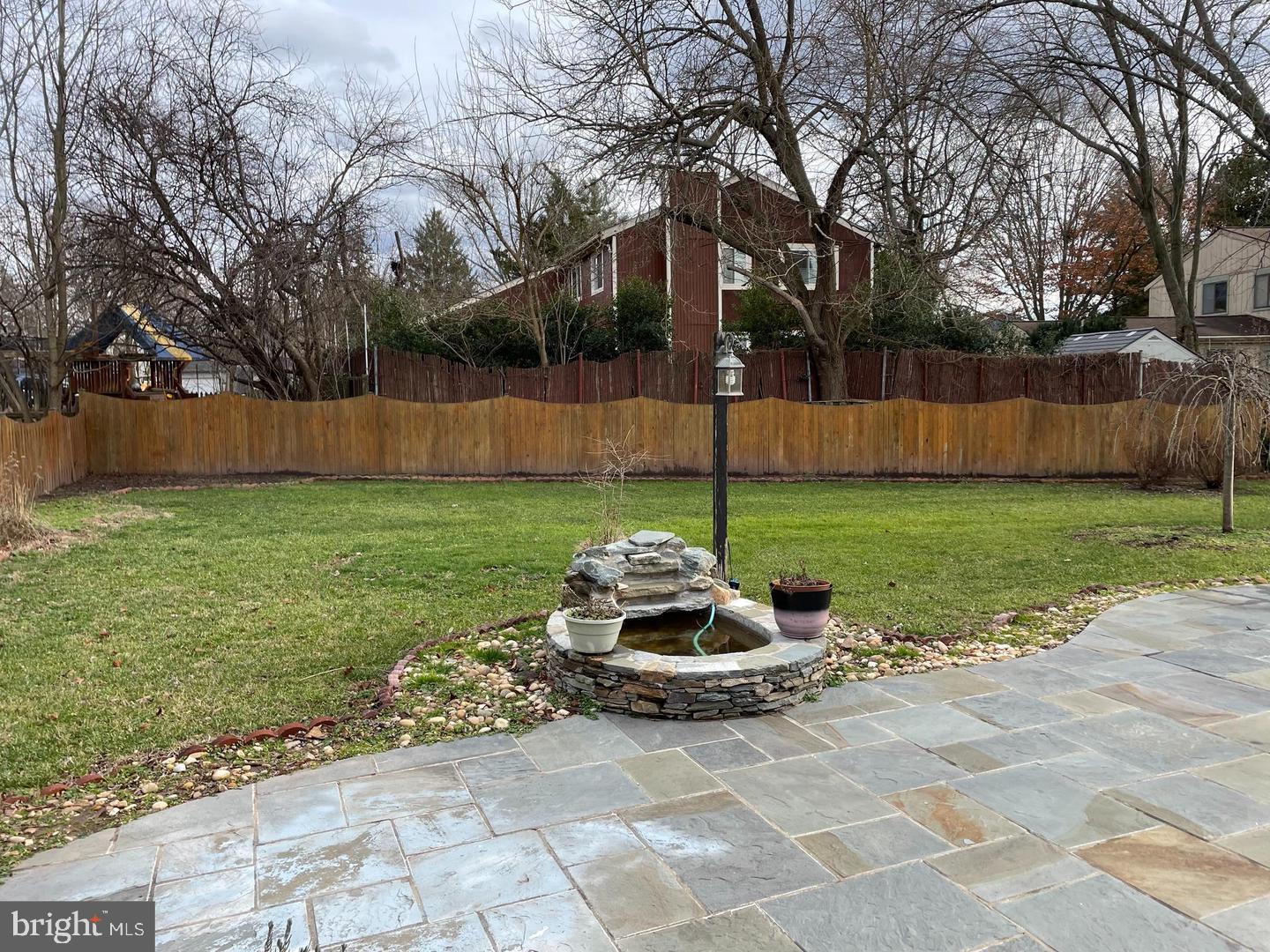 2537 OAKHAMPTON PLACE