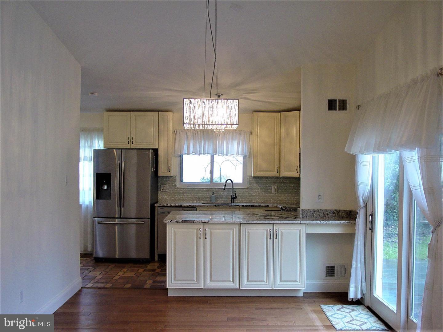 2537 OAKHAMPTON PLACE