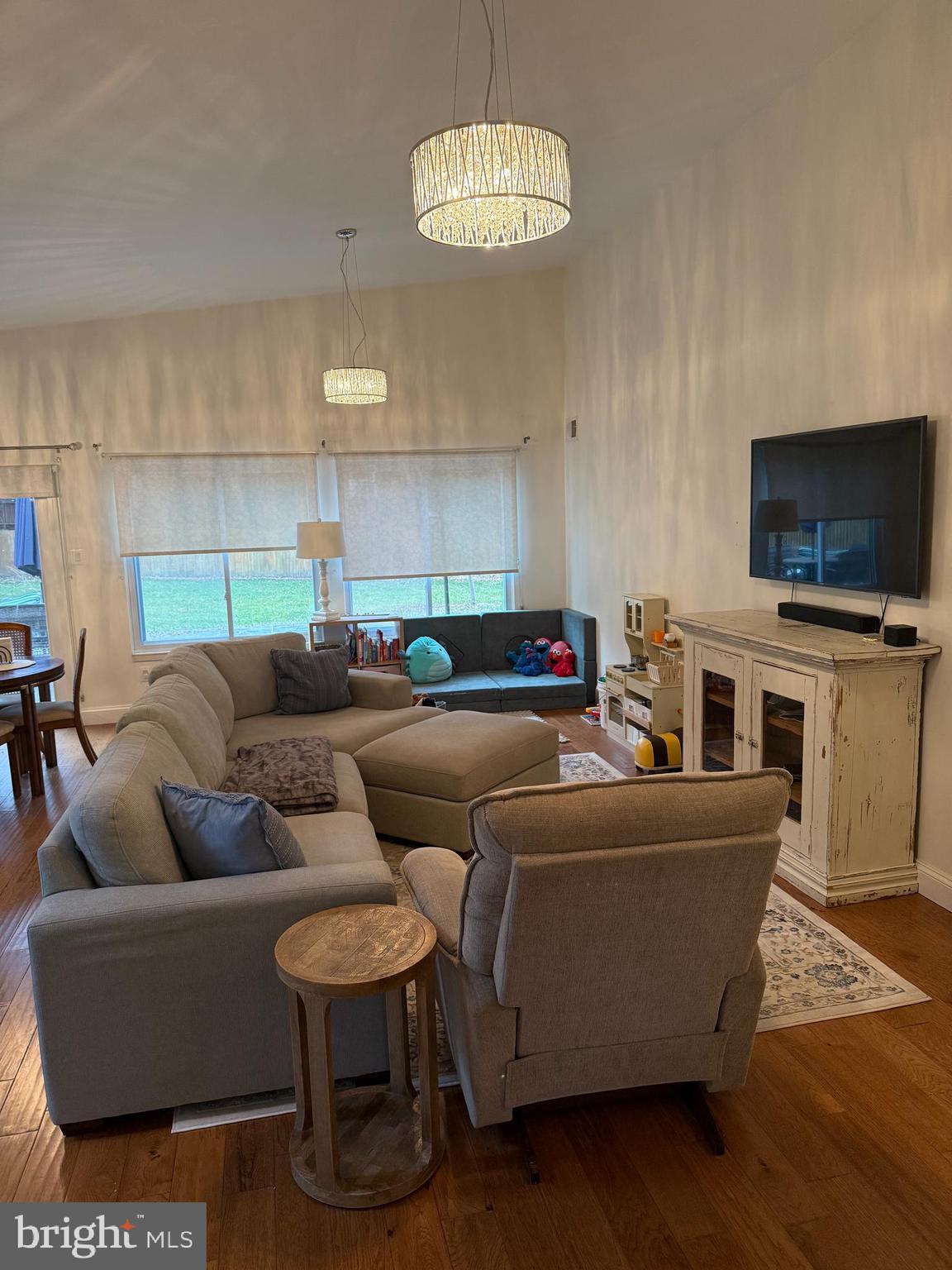 2537 OAKHAMPTON PLACE