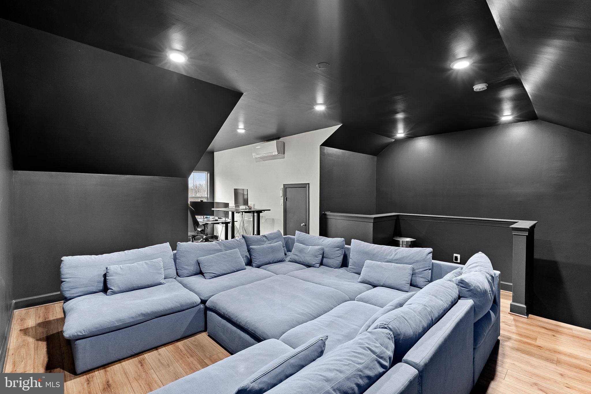 5237 RIDGEVIEW RETREAT DRIVE