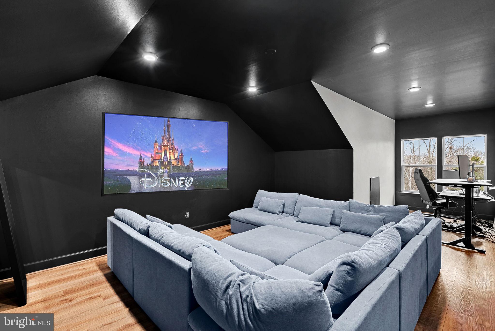 5237 RIDGEVIEW RETREAT DRIVE