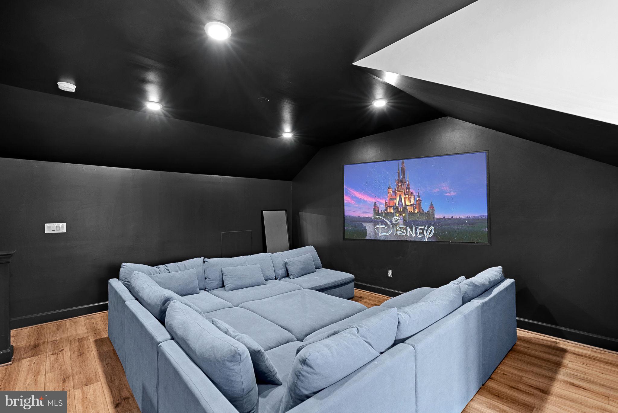 5237 RIDGEVIEW RETREAT DRIVE