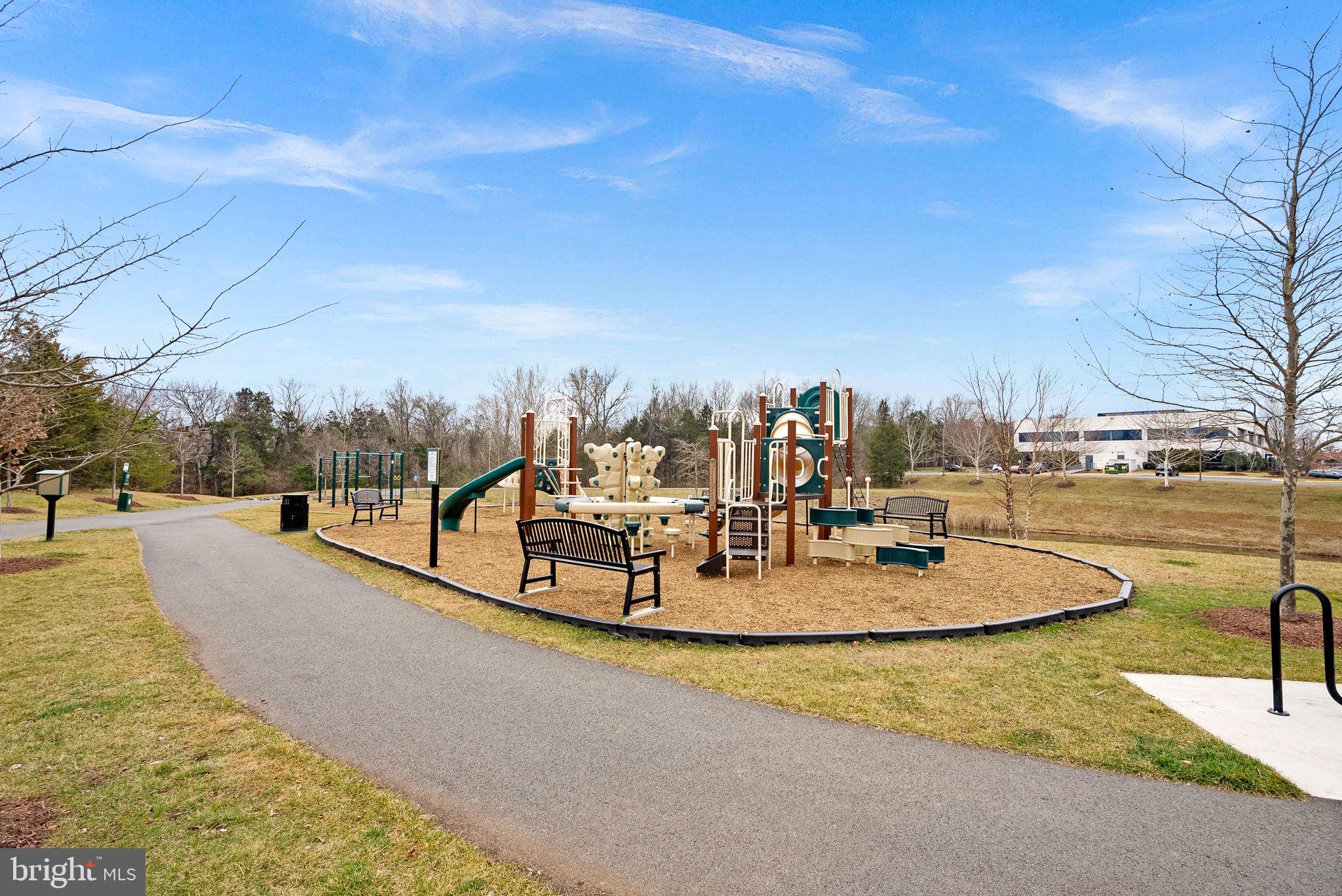 5237 RIDGEVIEW RETREAT DRIVE