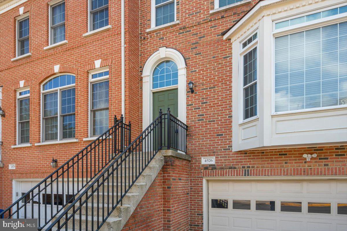 4576 FAIR VALLEY DRIVE