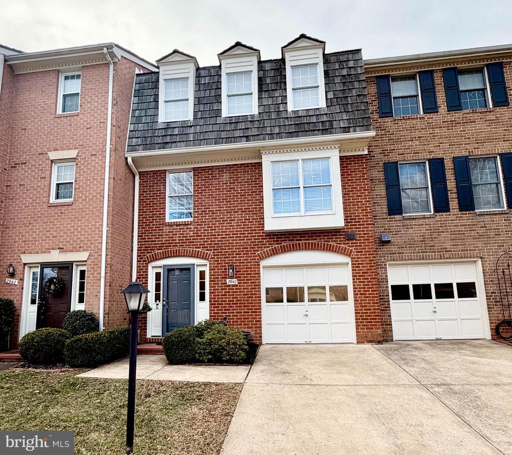2940 OAKBOROUGH SQUARE