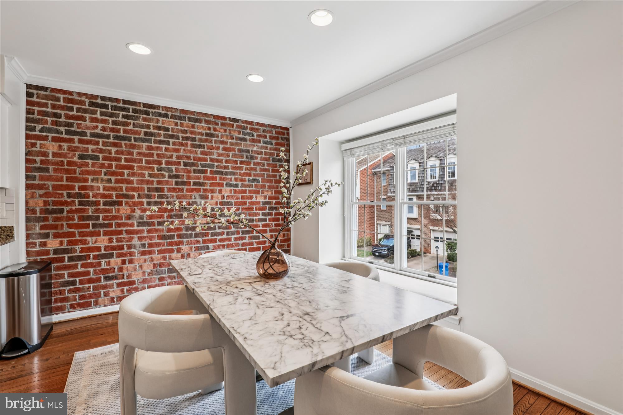 2940 OAKBOROUGH SQUARE