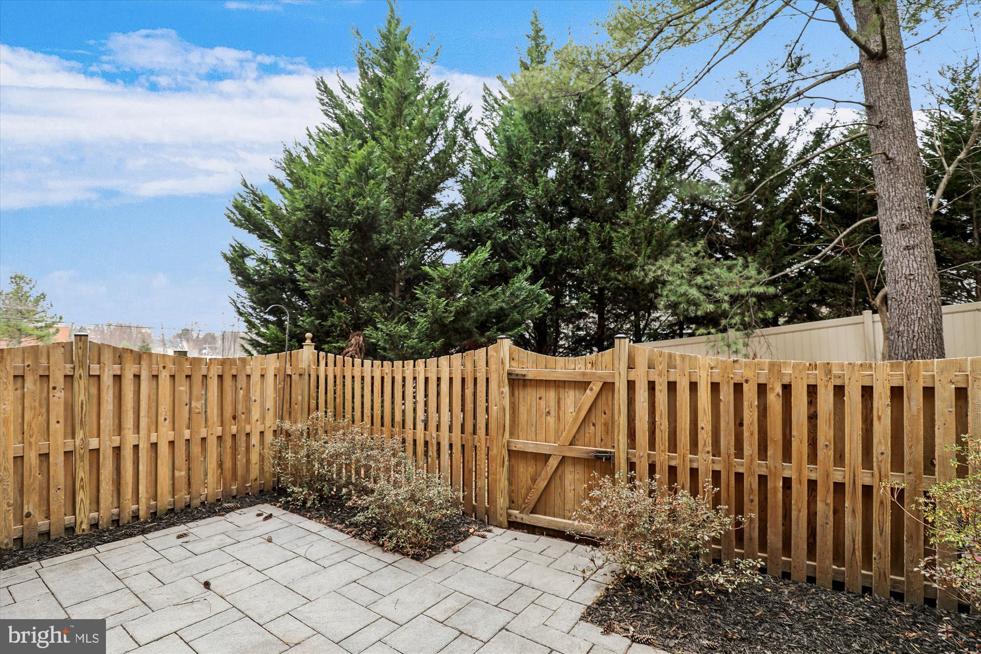 2940 OAKBOROUGH SQUARE