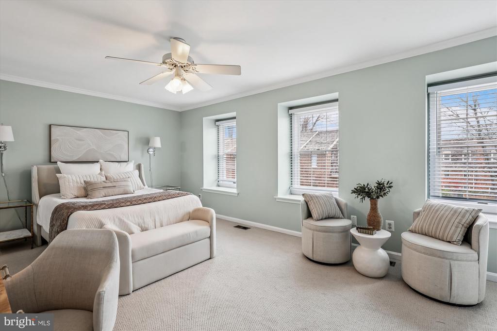 2940 OAKBOROUGH SQUARE