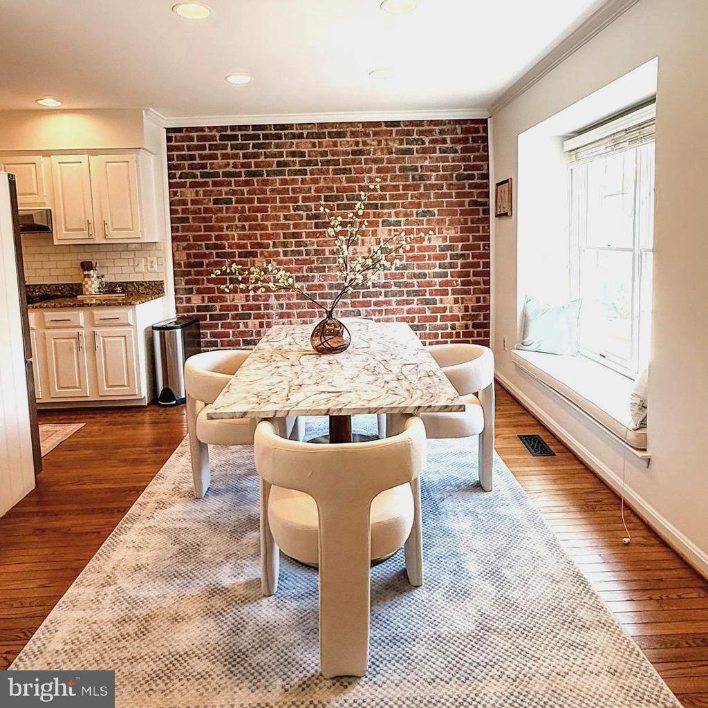 2940 OAKBOROUGH SQUARE