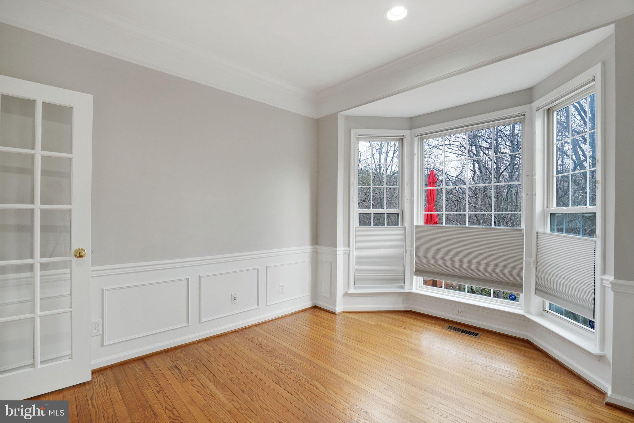 6142 MANCHESTER PARK CIRCLE