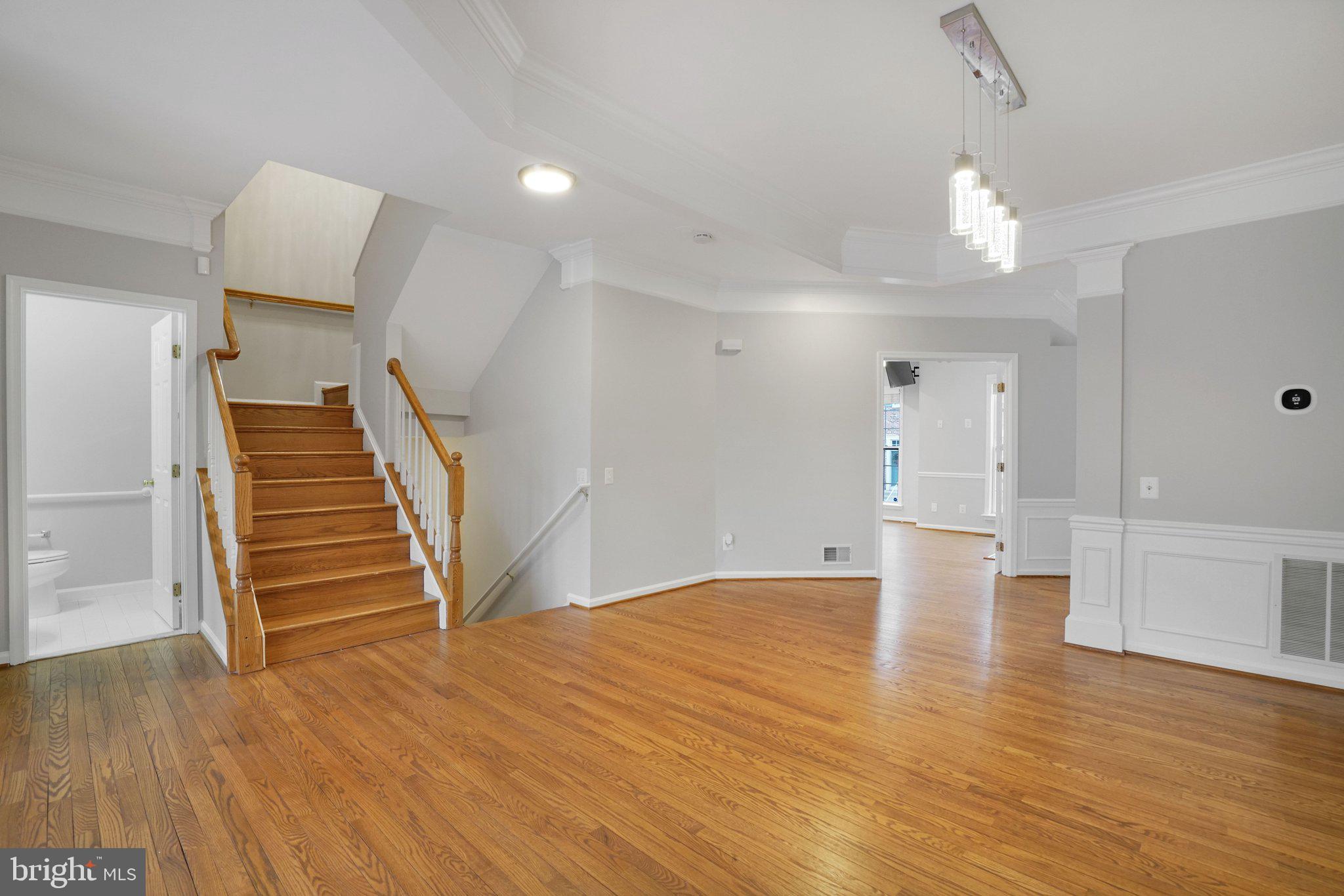 6142 MANCHESTER PARK CIRCLE