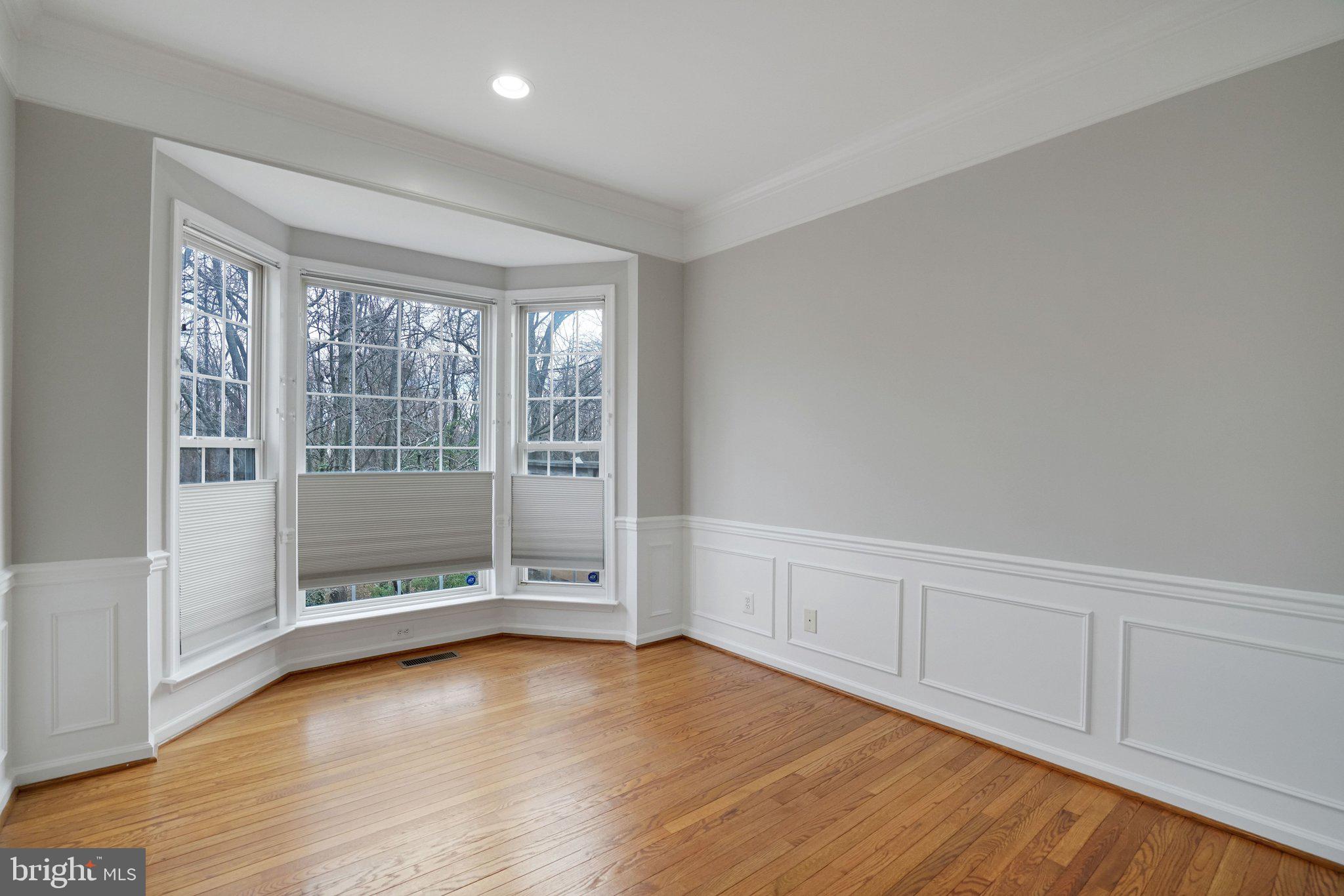 6142 MANCHESTER PARK CIRCLE