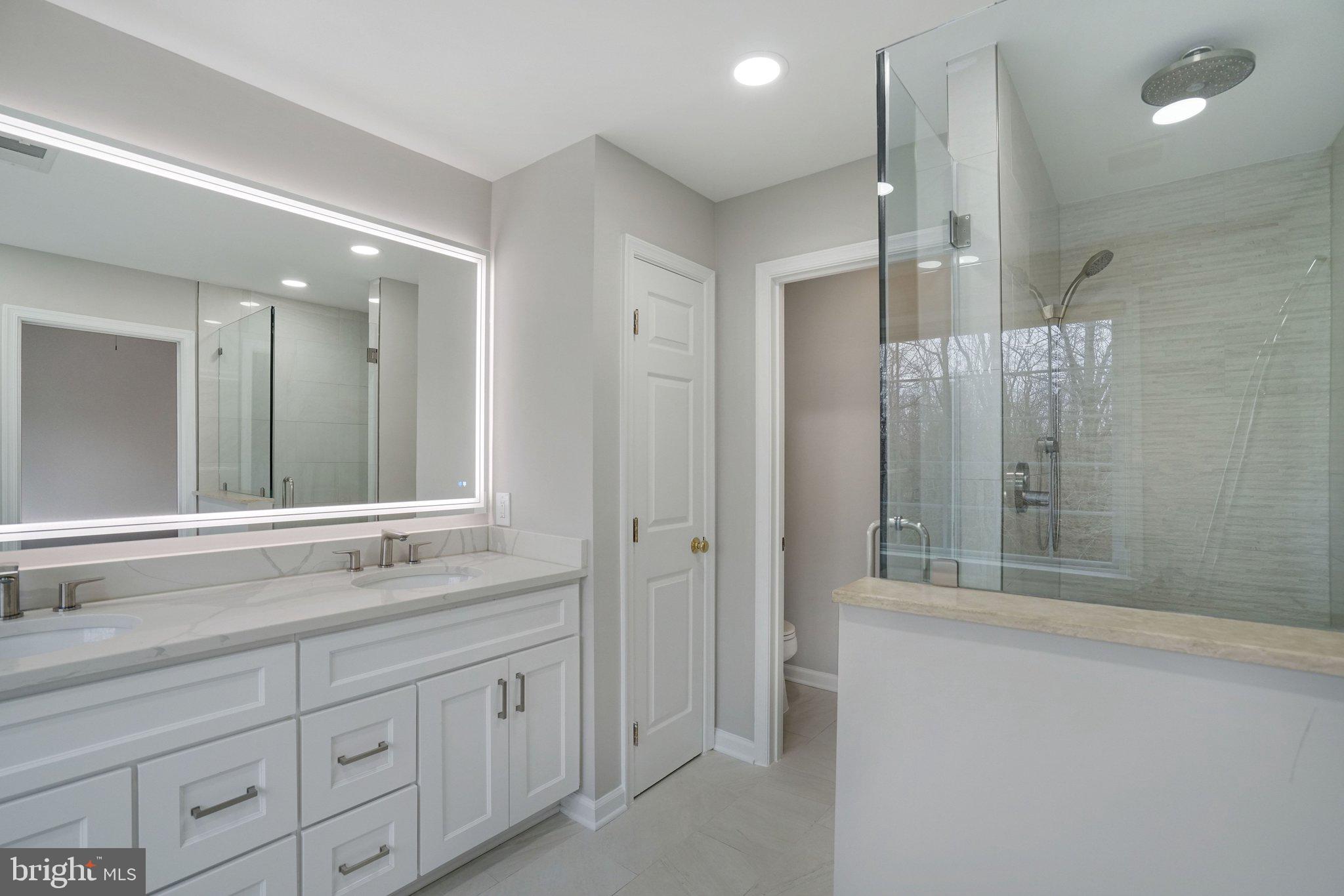 6142 MANCHESTER PARK CIRCLE