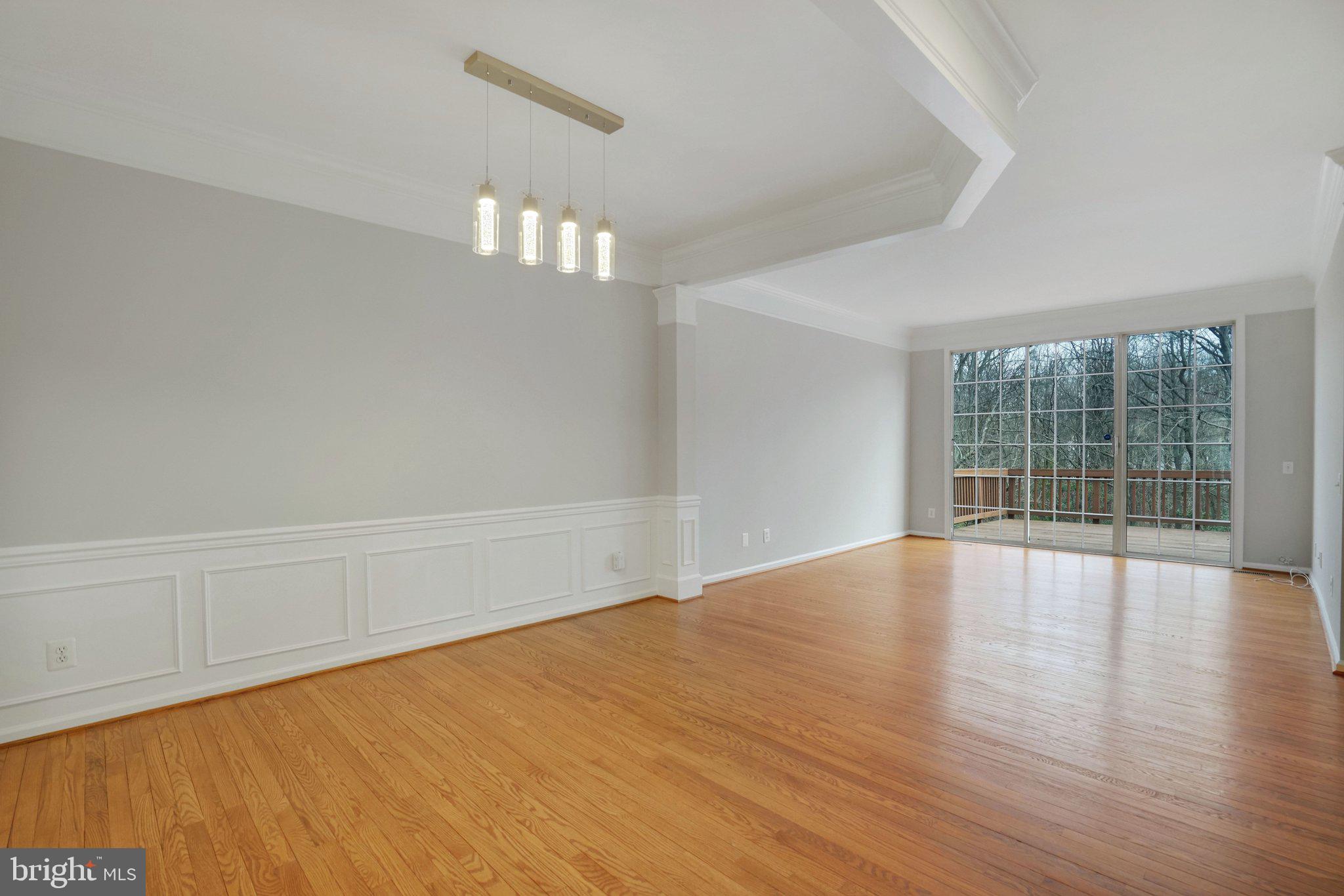 6142 MANCHESTER PARK CIRCLE