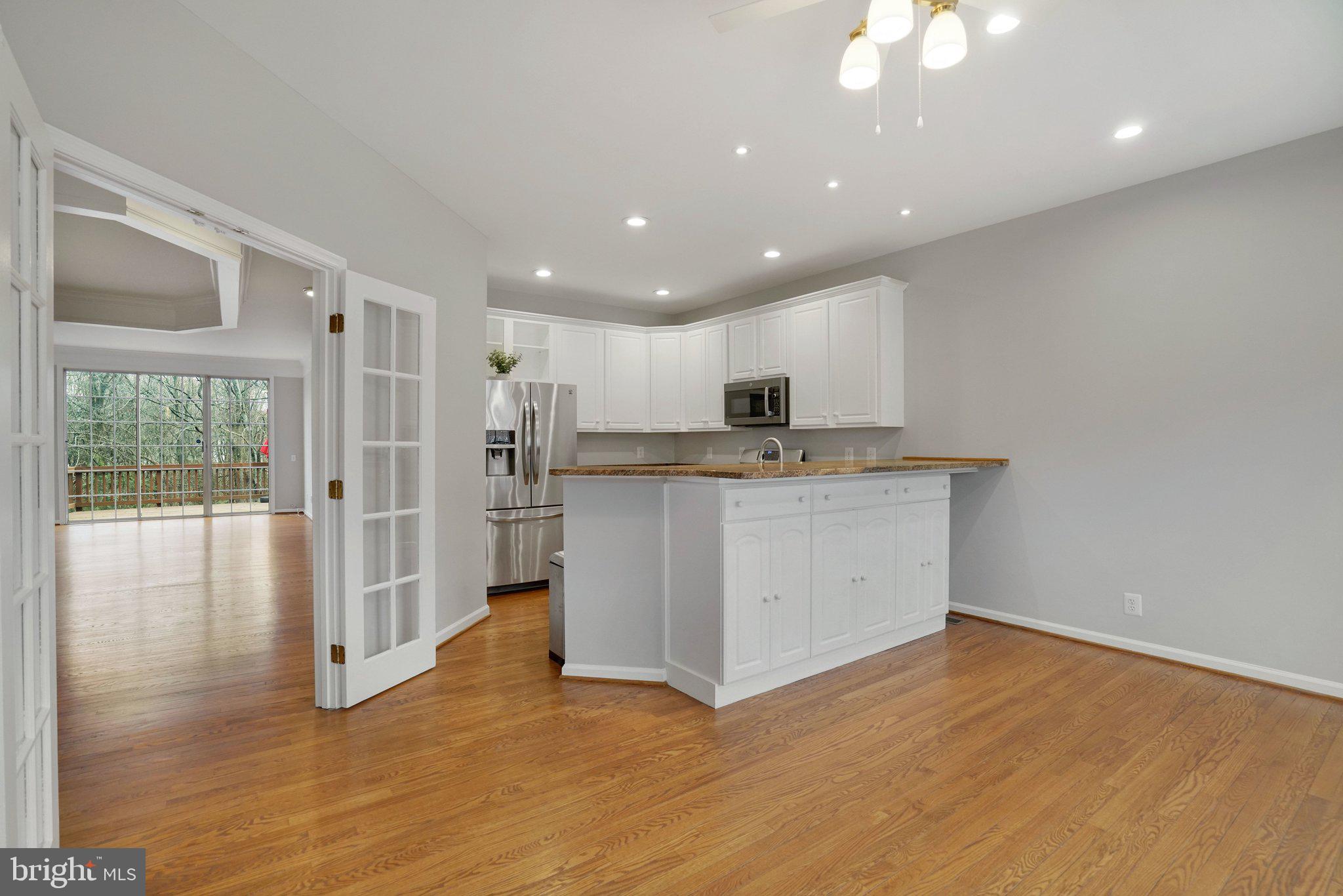 6142 MANCHESTER PARK CIRCLE