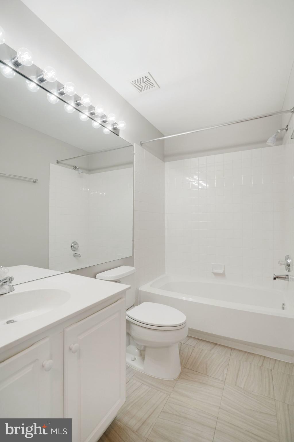 6142 MANCHESTER PARK CIRCLE