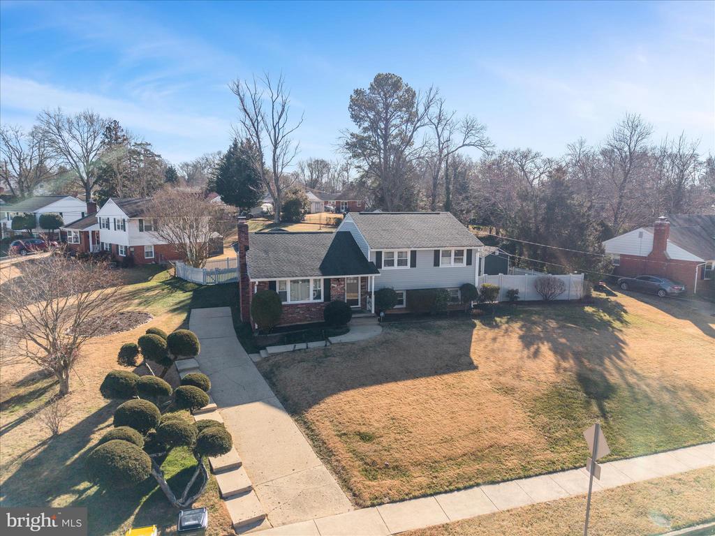 5211 INVERCHAPEL ROAD