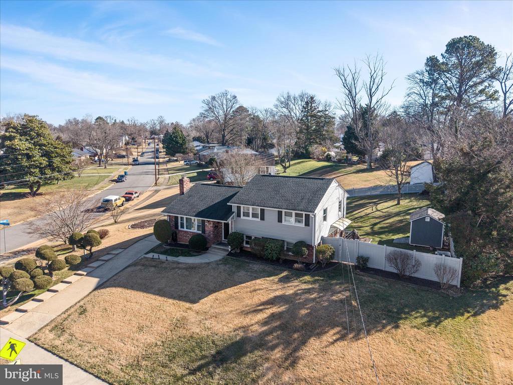 5211 INVERCHAPEL ROAD