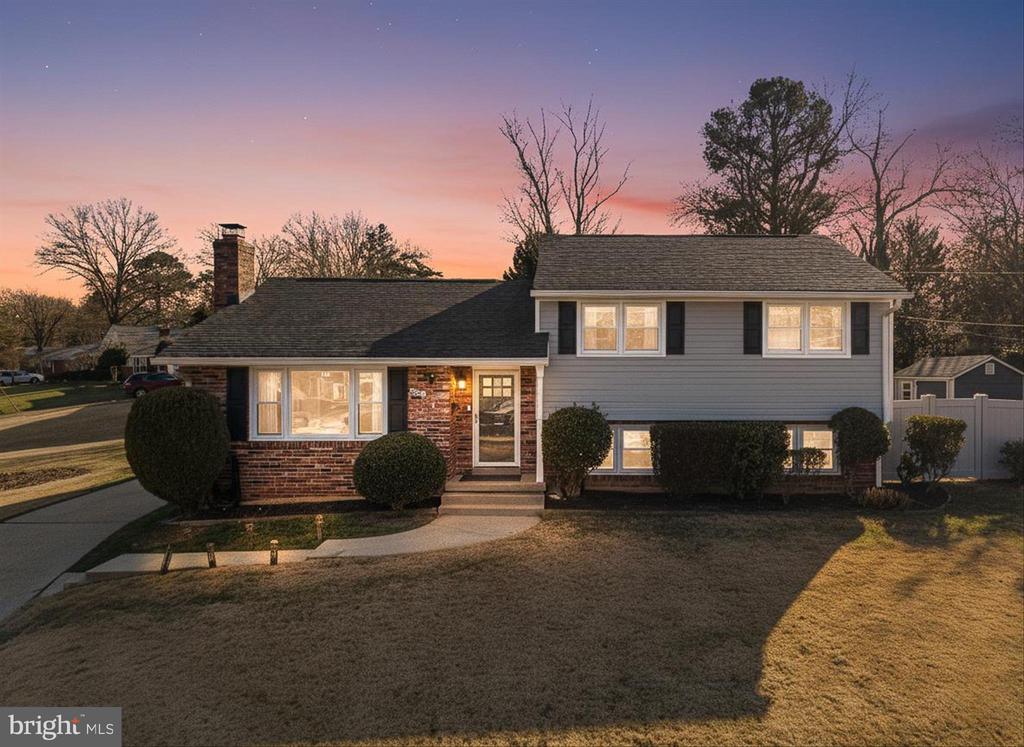 5211 INVERCHAPEL ROAD