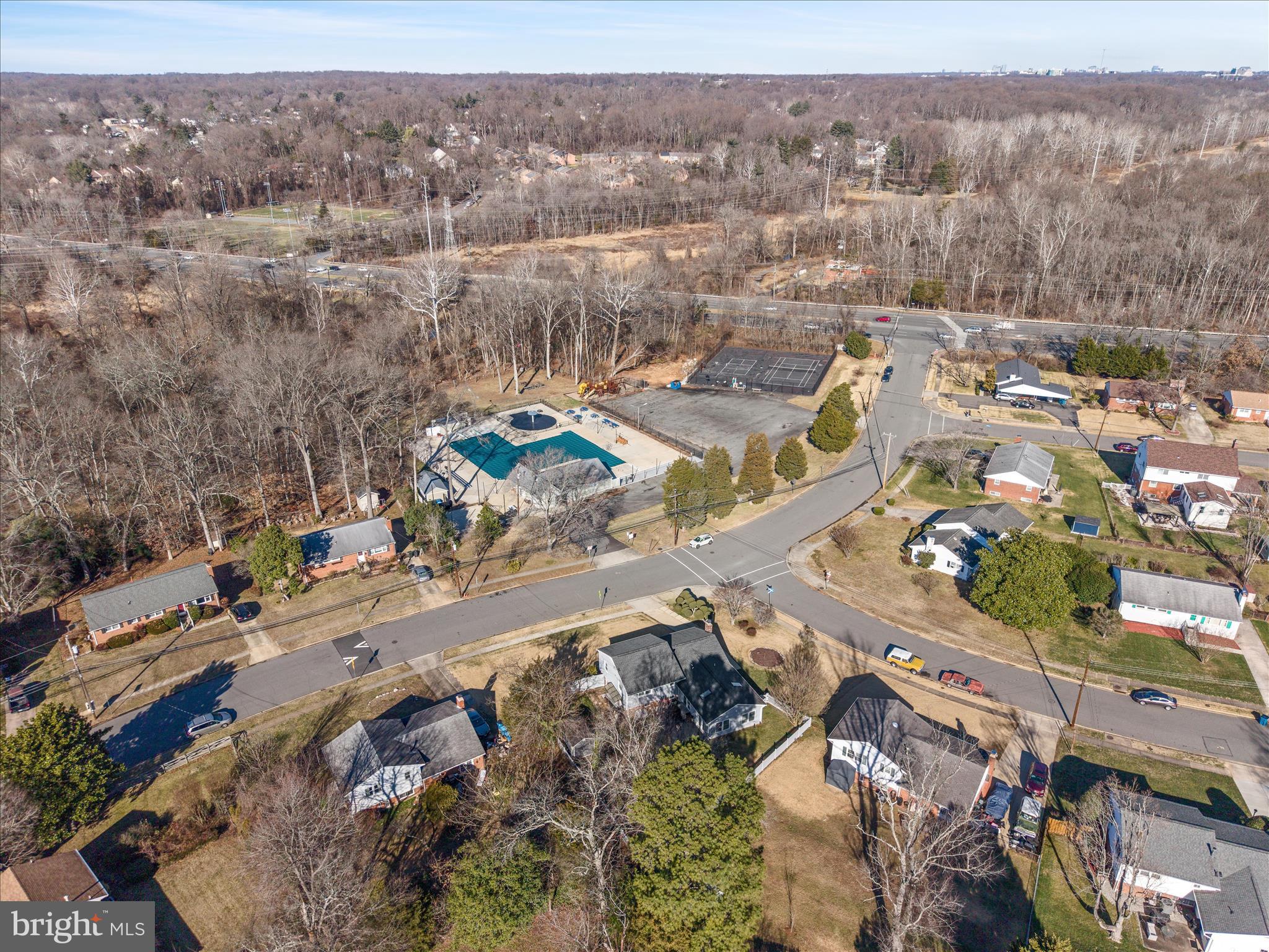 5211 INVERCHAPEL ROAD